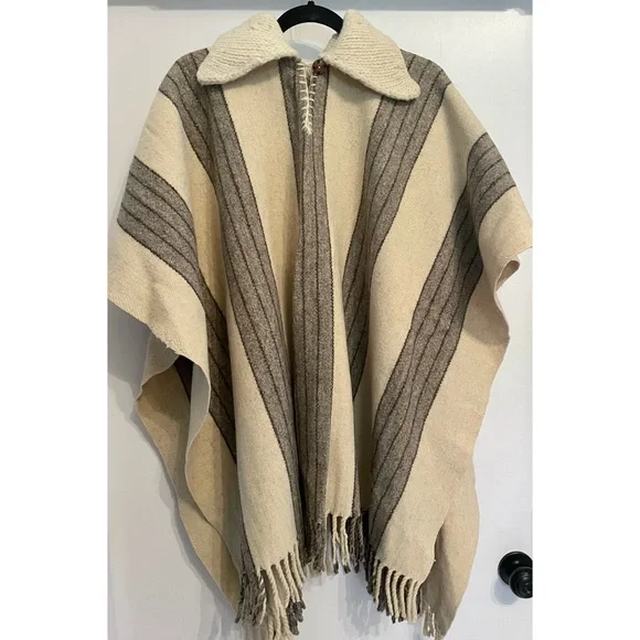 1970s Vintage Wool Stripe Chunky Knit collar Poncho Outerwear - Picture 1 of 8